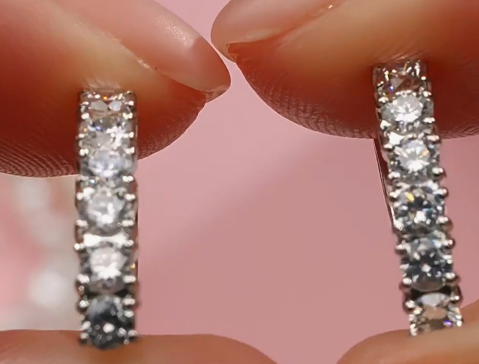 Boucles d'oreilles en argent avec zircon cubique brillonte — 5