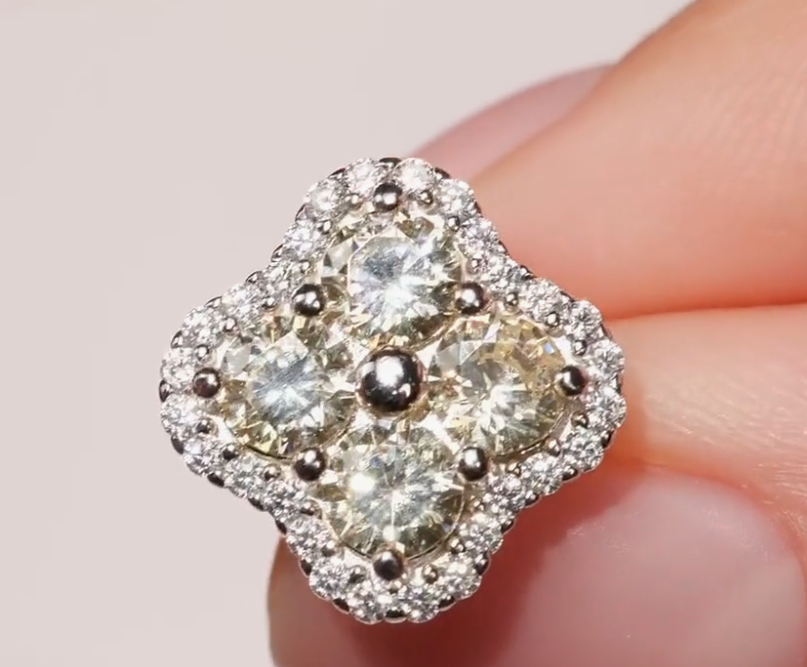 Boucles d'oreilles en argent avec zircon cubique — 3