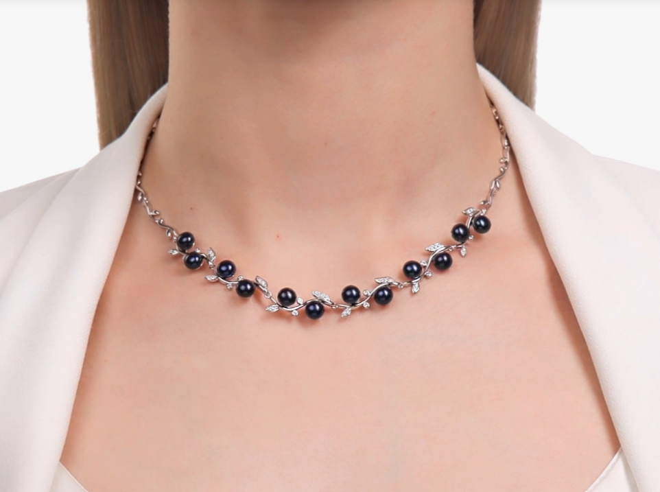 Collier en argent orné de zirconiums cubiques et de perles — 3