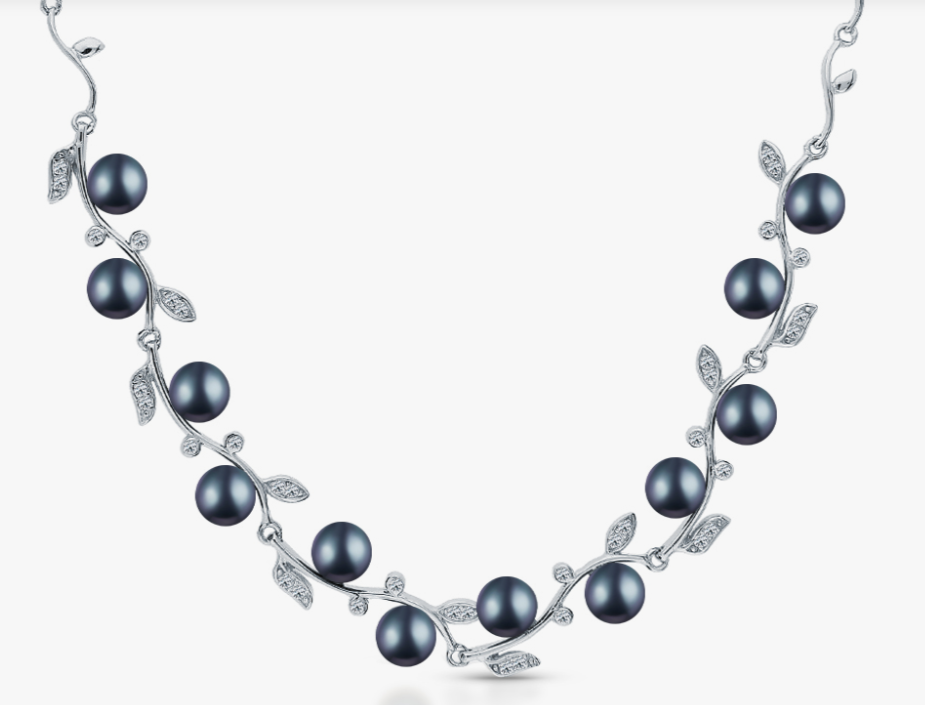 Collier en argent orné de zirconiums cubiques et de perles