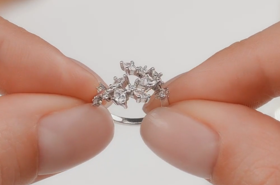 Bague en argent avec zircon cubique arbre — 3