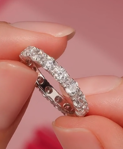 Bague en argent avec zircon cubique ronde — 4