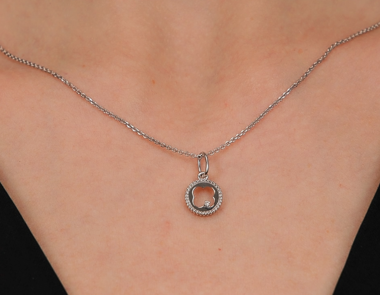 Pendentif en argent orné d'un diamant naturel — 3
